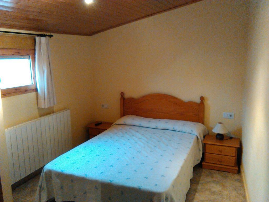 Apartamentos Turisticos Rosario Camarena de la Sierra Room photo